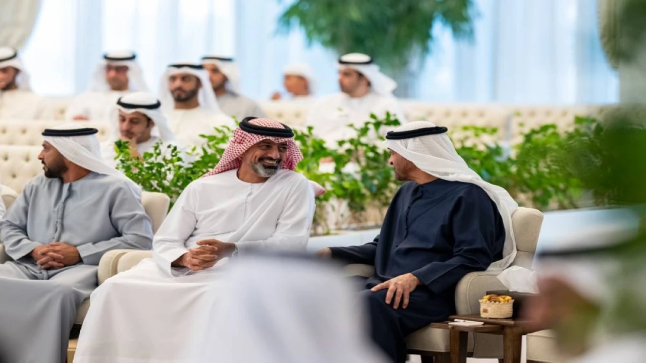 استقبال رئيس الدولة لولي عهد عجمان يعزز العلاقات الوطنية.